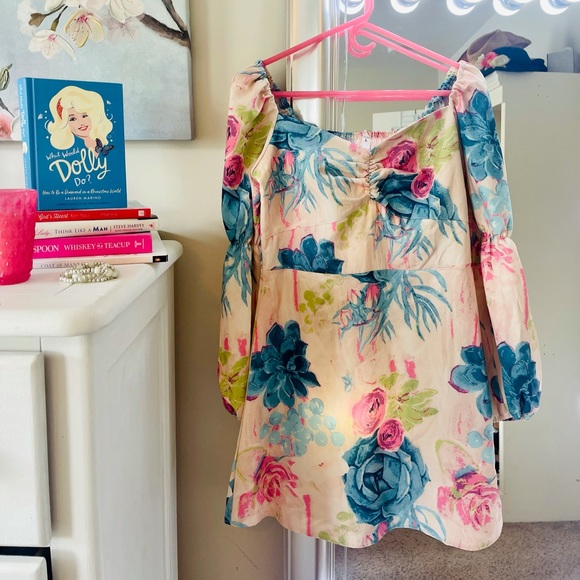 Dresses & Skirts - Floral party dress! 🌸